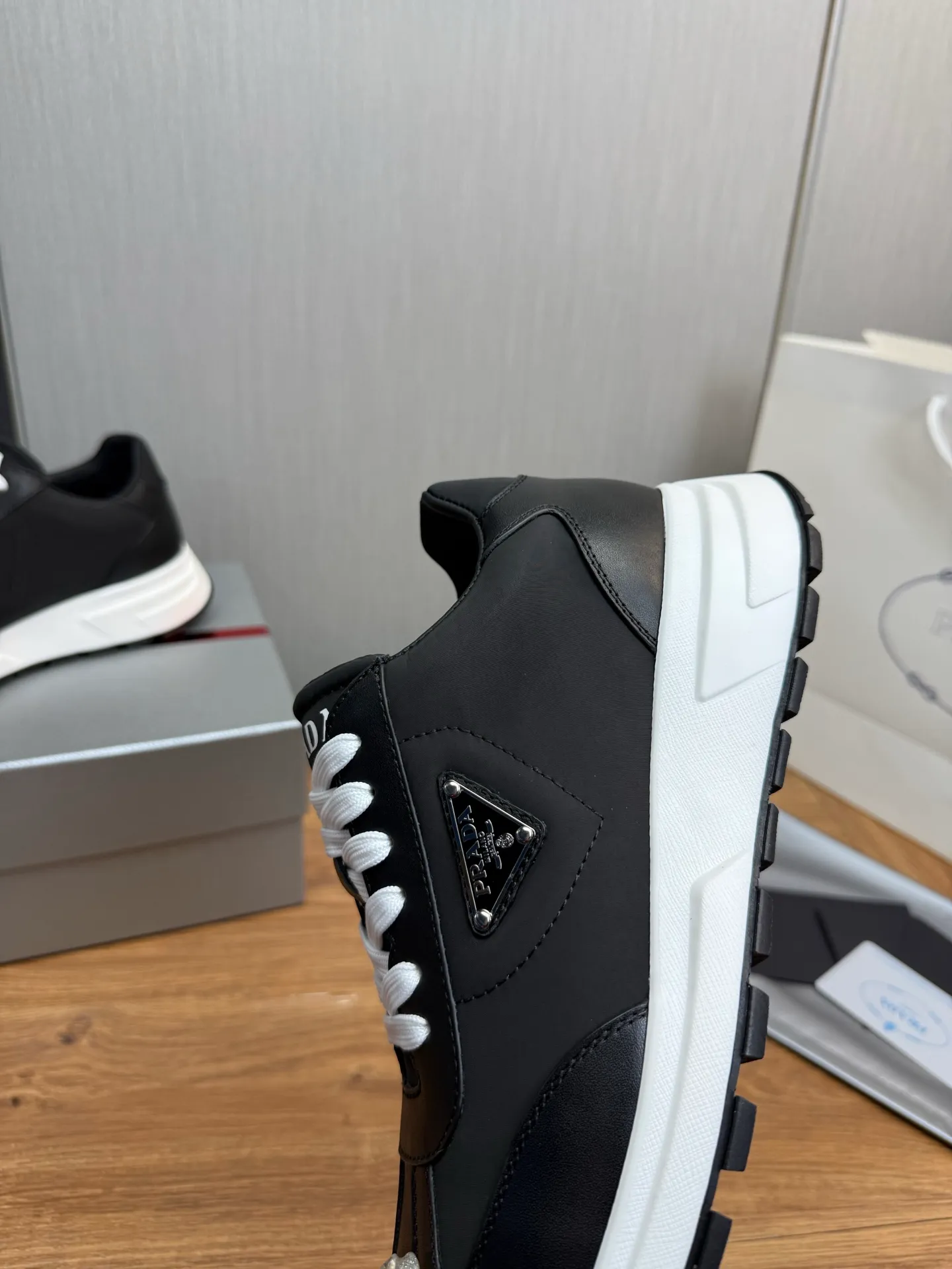 Men's shoes 💰560💰 [PRADA] Hot-selling men's shoes shipped 👏Official website synchronized ⬆️Original imported cowhide stitching waterproof fabric + cowhide lining, 1⃣️:1⃣️reproduction, original bottom, 38-45 (45. Customized, non-refundable)